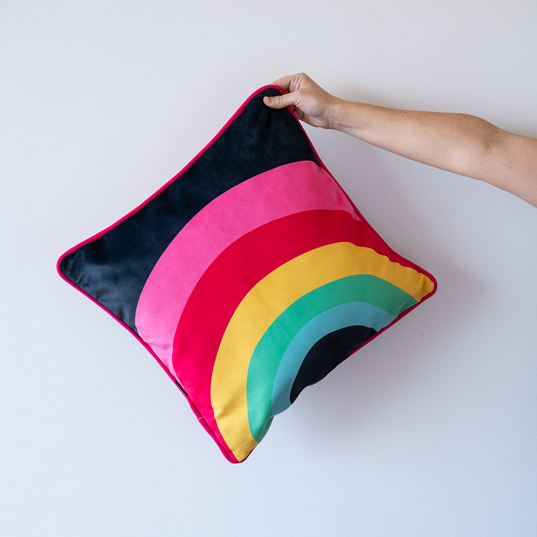 FUNDA DE COJÍN ARCOIRIS / 2 DISEÑOS EN 1